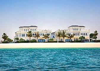 Dubai houses for sale with luxury waterfront villas in Palm Jumeirah